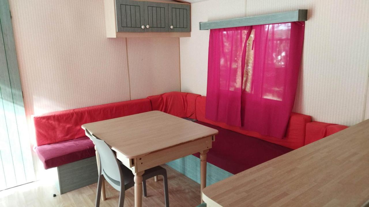 מלון שאמברה Complexe Touristique La Montagne Limousine מראה חיצוני תמונה